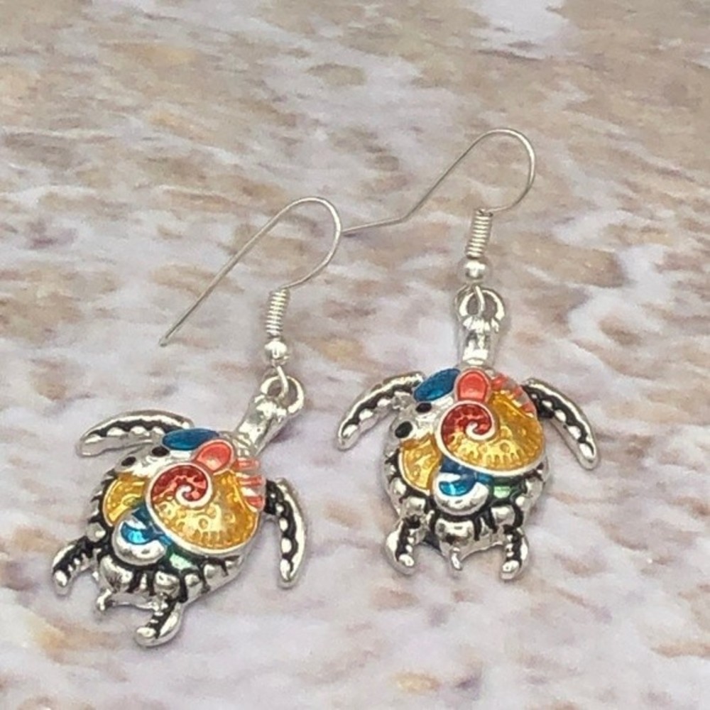 🌼 Multicolor Sea Turtle Silver Tone Dangle Earrings